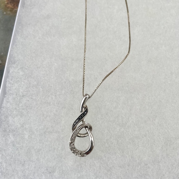 Vintage 925 Sterling Silver Necklace w/ Abstract twist cubic zirconia marcasite - Picture 1 of 6